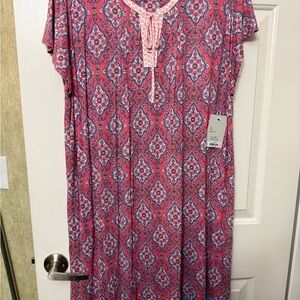 NWT Pink Classic night gown dress with Tie Neck and side pockets. Extra soft 2x
